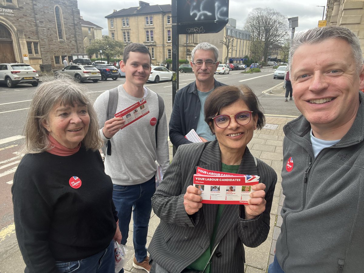 Stopped off in #Bristol today on my way back from Westminster to help @ThangamMP on the doors ahead of the local elections on 2 May. Good to meet local doctor Nick Smith who is one of the two @LabourBristol local candidates in Clifton Down. 🌹