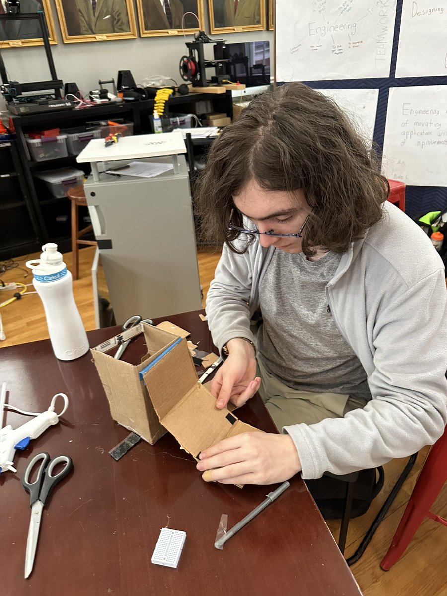 Ellen S Browne (@ellensbrowne) on Twitter photo Commence coding and circuits for the aerial unit of <a href="/EngrYourWorld/">Engineer Your World</a> <a href="/PomfretSchool/">Pomfret School</a>. Let the fun begin! Commence coding and circuits for the aerial unit of <a href="/EngrYourWorld/">Engineer Your World</a> <a href="/PomfretSchool/">Pomfret School</a>. Let the fun begin!
