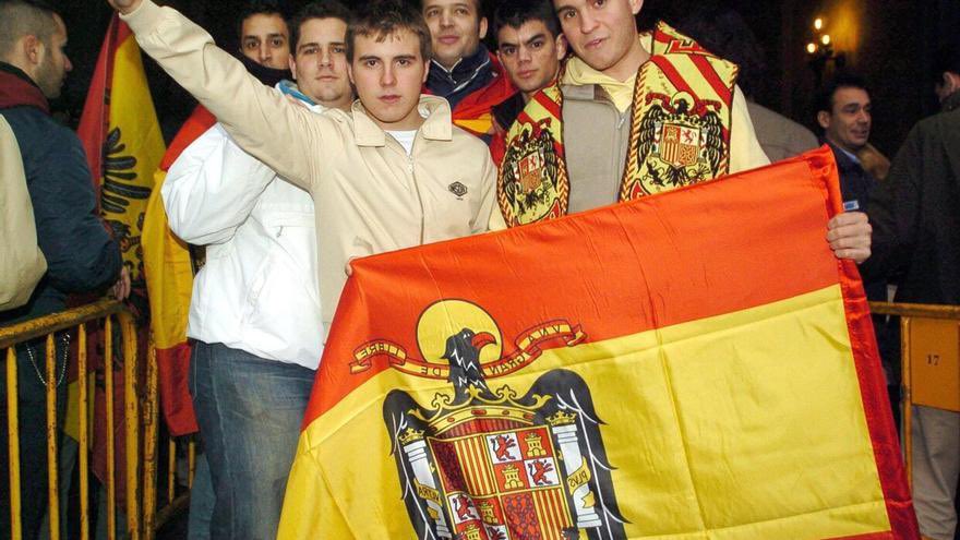 ¡Las juventudes nacionales orgullosas de su bandera!
VIVA FRANCO ✋🇪🇸🦅