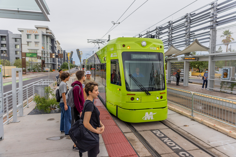 On Saturday, April 13, streetcar service will only operate between Dorsey Ln/Apache Blvd and 9th St/Mill Ave due to Pat’s Run. In addition, several bus routes will be on detour April 12-13. Check rider alerts before traveling: valleymetro.org/rider-alerts