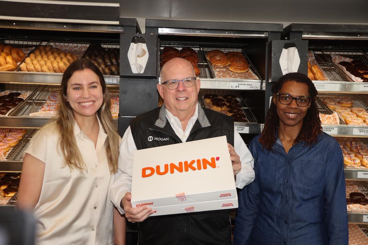 GovLarryHogan's tweet image. Good morning, Calvert County!

We started Day 7 of our Back To Work Bus Tour at the Dunkin’ Donuts on Old Field Lane to grab coffee and donuts. ☕️