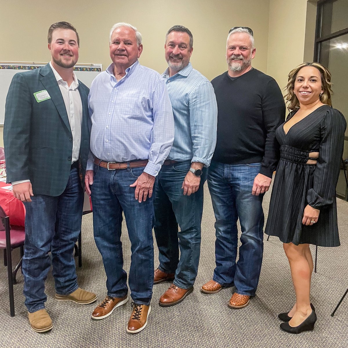 Our team had a blast at Bridgeworks Trivia Night! 📸 We have been a proud supporter of this program, which uplifts students in the Mid-Cities area. Such a fantastic event! #JoerisGC #TransformingPeopleAndPlaces #JoerisDFW