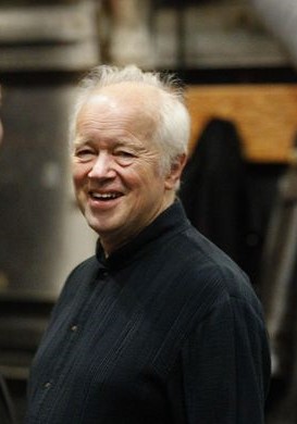 Edo de Waart Stops Conducting On April 10 conductor Edo de Waart announced his retirement from the stage of the Netherlands Radio Philharmonic Orchestra. Although he is 82 and has been conducting for 60 years, his retirement came as a surprise. musicalamerica.com/news/newsstory…