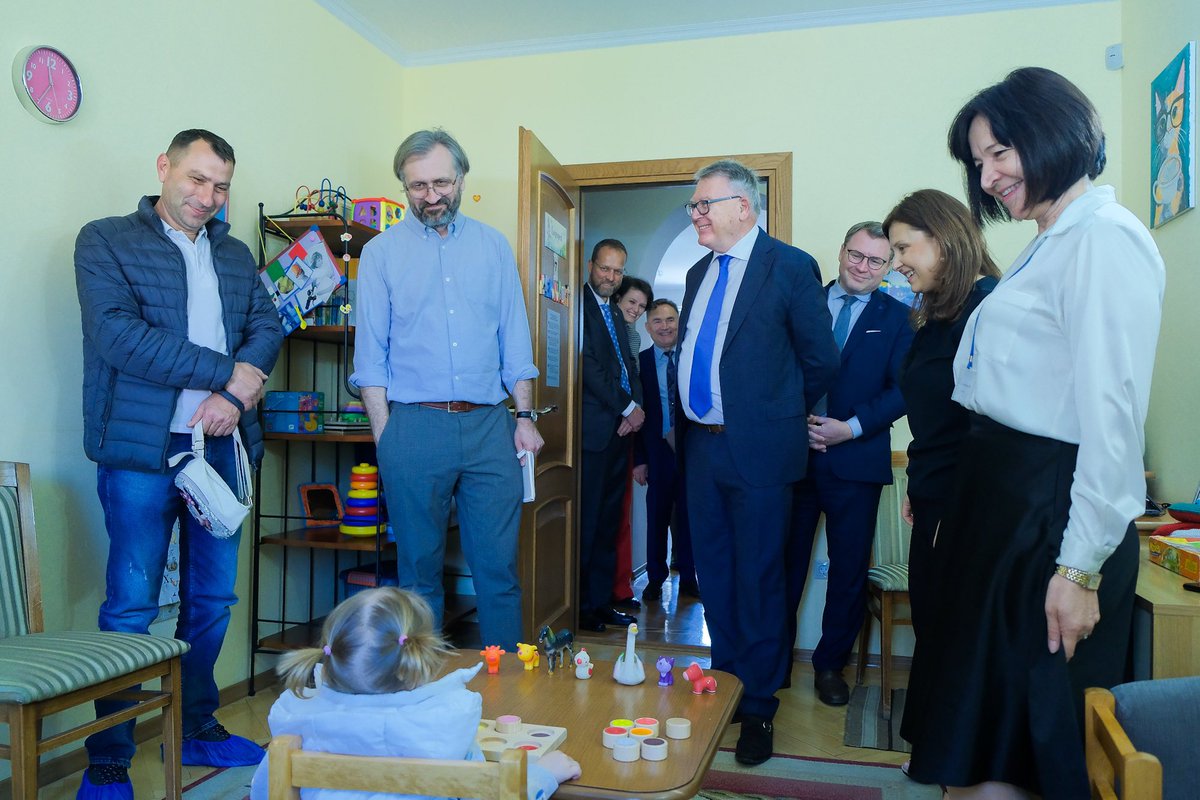 Interesting visit of the EU-funded Voinicel centre in Chisinau 🇲🇩 It provides psychological and educational support to over 230 children aged 0-3 years old with disabilities and their families in Chisinau and other areas.  Investing in children is investing in the future.
