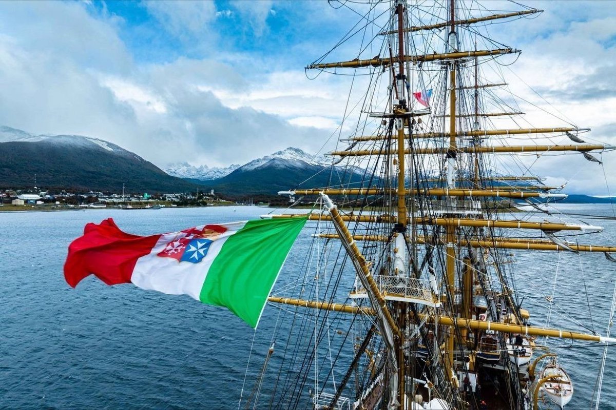 @latrobeasia @kateclaytn @becstrating @alessionaval @NickBisley And hope you also mentioned Cape Horn... here a picture of 'Amerigo Vespucci' in Puerto Williams 🇨🇱🇦🇶. 3 days ago: