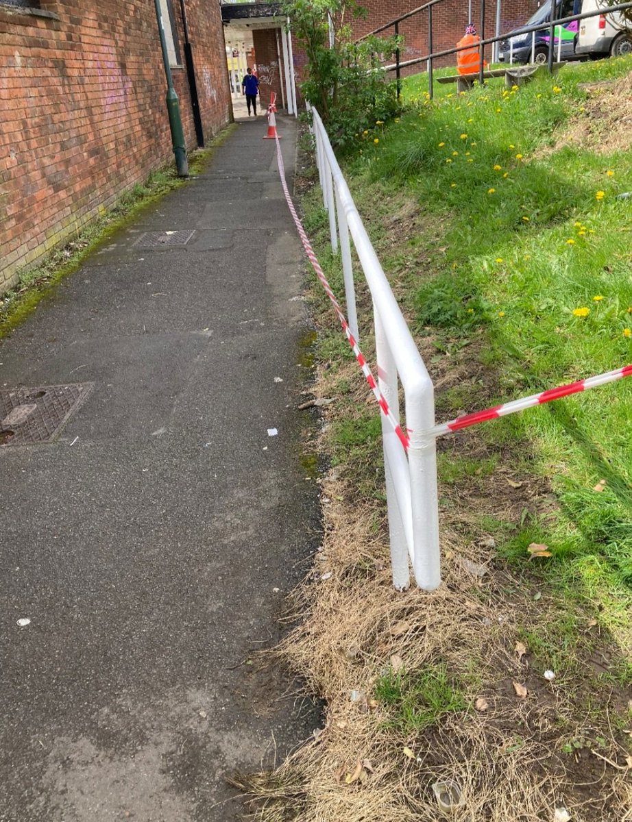 People on probation supervised by Glen back at Jordanthorpe Sheffield painting railings and ceiling some great feedback by general public .#MakingADifference