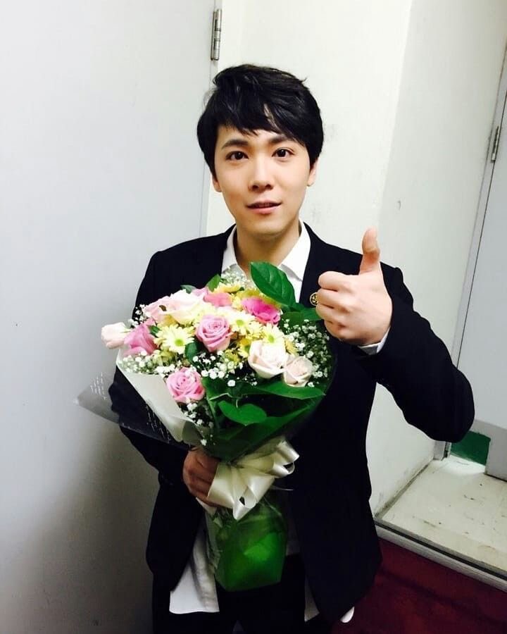 kemheechul's tweet photo. Happiest birthday, Sergeant @LEEDOHJUN. 💛 https://t.co/24J2dg377q