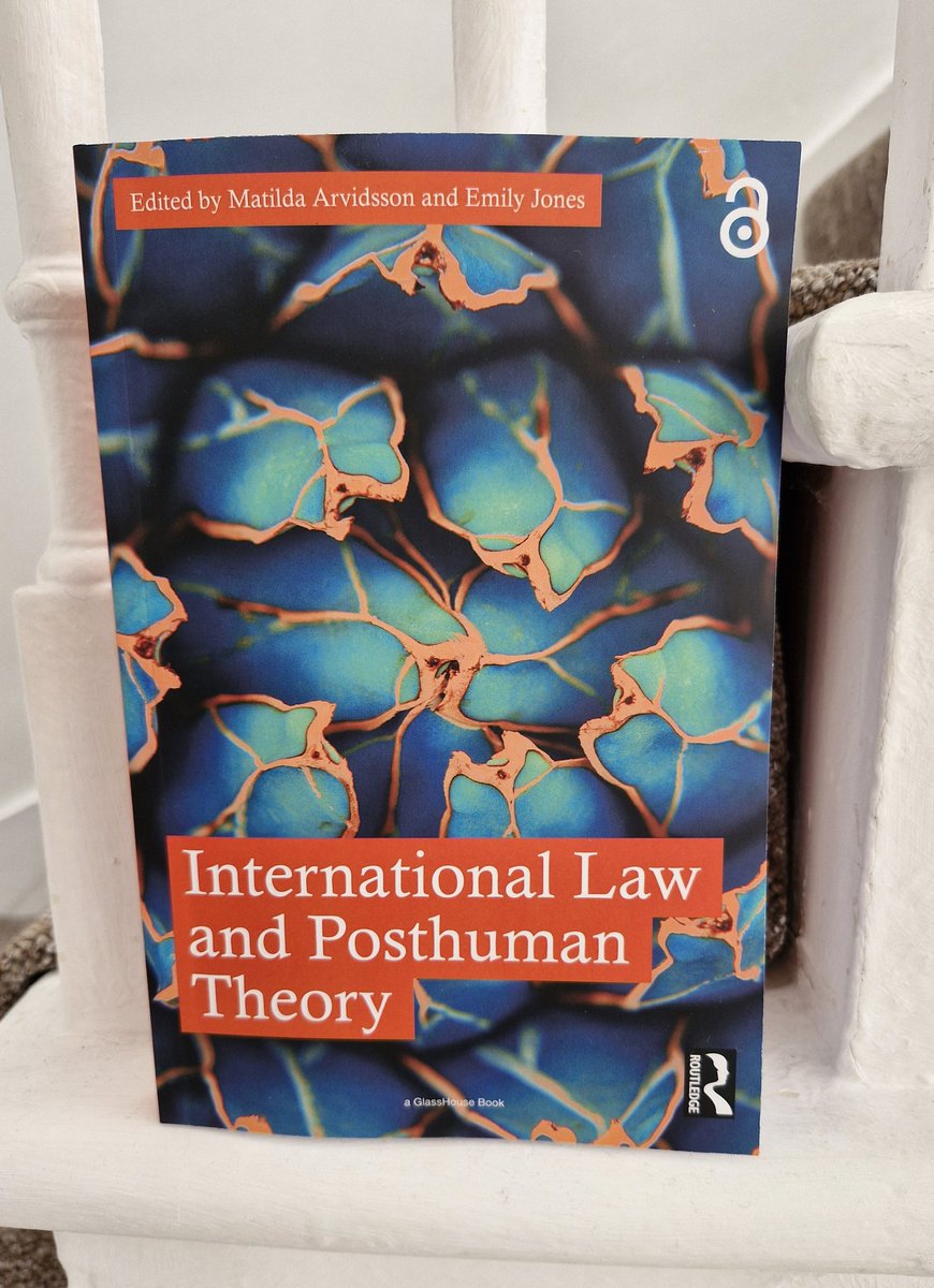 Interested in environmental issues in international law + how posthuman theory can help think through them? The @InstitutePlanet blog is hosting a series of posts where authors from 'International Law and Posthuman Theory' delve into this topic 🧵 @Matilda_Arvid @GlassHouseBooks