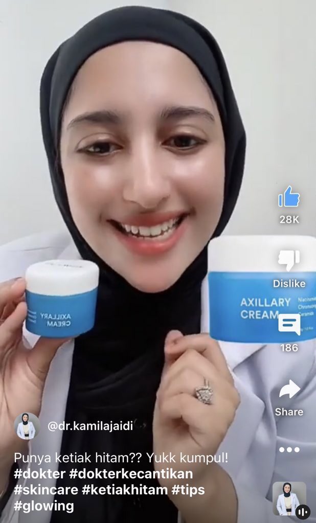 pweetynxi's tweet image. Area lipatan care, aku rajin scrub aja pake Purbasari yg butiran halus jadi aman buat lipatan👌

Terus pake axillary cream ini aku udah pake setahun lebih ampuh buat mencerahkan &amp;amp; menghaluskan tekstur kulit🥺🫶 Mana wangi. 

Even dokter saranin ini juga👌