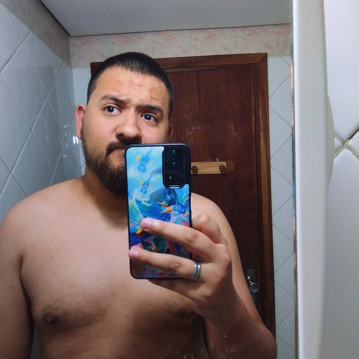 DanPy95's tweet image. #tbt cuando decidi que pelarme era buena idea (?) jajajaja

#gay #gaymen #gaymer #gaybeard #bodypositive #geek #ThrowbackThursday #beard #bearded #men #gayman