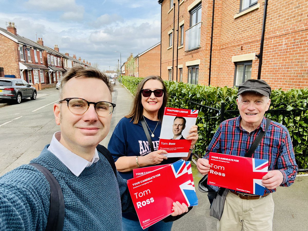 A rare glimpse of the sun this afternoon helped us along with leaflet delivery in the Humphrey Park area ☀️🗳️🌹