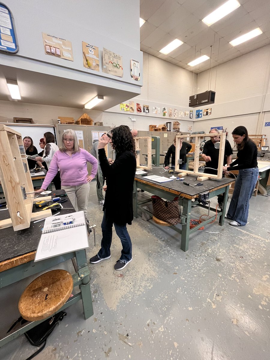 A great experiential learning workshop today held @stJOANchs with @supportONyouth, learning all about the wonderful opportunities in the skilled trades. 🔨🪛🔧🗜️⚙️🧰🪚 @gencarelliycdsb @ycdsboyap @gfalzone22 @CAD_ycdsb @PathwaysYCDSB @YCDSB