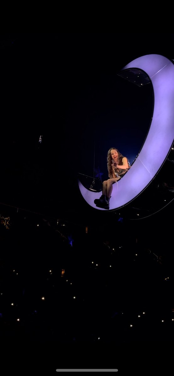 britgee23's tweet photo. 🎶Oh god, I’m gonna marry him if he keeps this sh*t up 🎶

💜💜

#Oliviarodrigoconcert #oliviarodrigo #GutsTour #houstontoyotacenter https://t.co/D5ICgUzo93