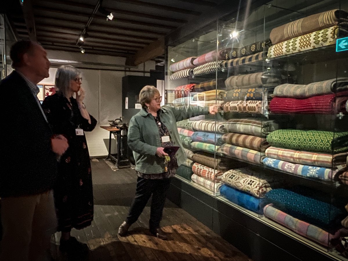 🧶 A Fascinating visit to @AmgueddfaWlan in Drefach Felindre this morning - a terrific museum, well worth a visit. Great to learn more about the area, and Wales' rich wool heritage - and the huge potential wool continues to have in meeting many of our sustainability goals.