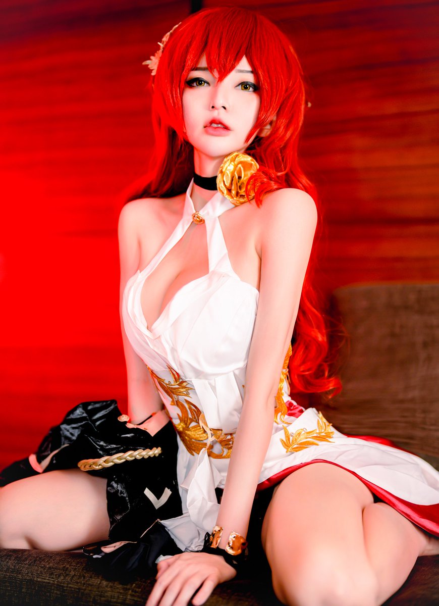 potato2307's tweet photo. Say hi if you want Himeko mama step on you 👀💗 https://t.co/Qn2MH4CK8s