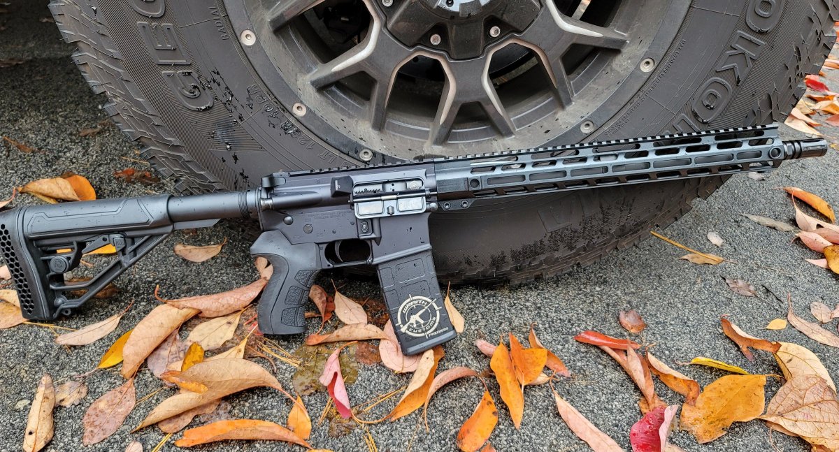 Today's Gun of the Day Today we have the Wraith Customs WCF-15 AR rifle. wraithcustomsfirearms.com/product/wraith… Chambered in 5.56 NATO in a 16' HBar barrel sporting a 15' M-Lok handguard with 4 QD mounts, forged receiver set, Mil-spec fire control, recoil absorption stock & grip, 30 round…