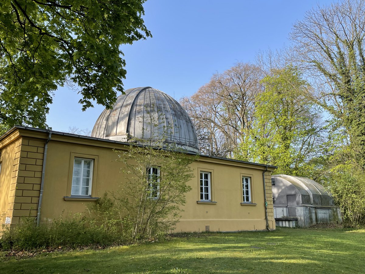 I had the great pleasure today of giving a talk and visiting the #Observatory of @LMU_Muenchen, which has an amazingly rich history with leading researchers such as #Fraunhofer and #Heisenberg, and breakthrough discoveries in #astronomy, e.g. Fraunhofer lines.