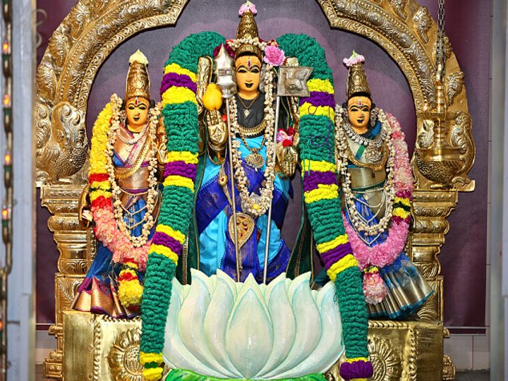 Tomorrow Lakshmi Panchami 

 #LakshmiPanchami is dedicated to #MaaLakshmi, the goddess of wealth & prosperity who bestows her devotees with endless prosperity & wealth. Devotees observe a fast in the name of #LakshmiDevi

#TempleConnect #Vishnu #ShriPanchami #ShriVrat #KalpaDay