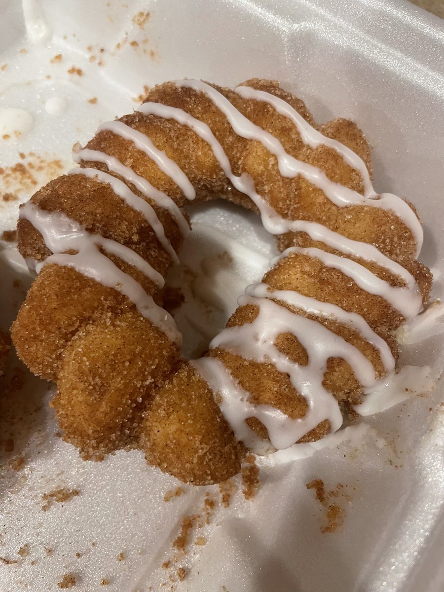 What an awesome evening meeting with delegates at the Fiiz in Herriman! If you haven’t tried Fizz’s glazed churro donut, you haven’t lived! 😍 A big thank you to the Mendel’s for hosting the event. Moving forward I think all political events should include 🥤,🍿, 🥨 & 🍩.