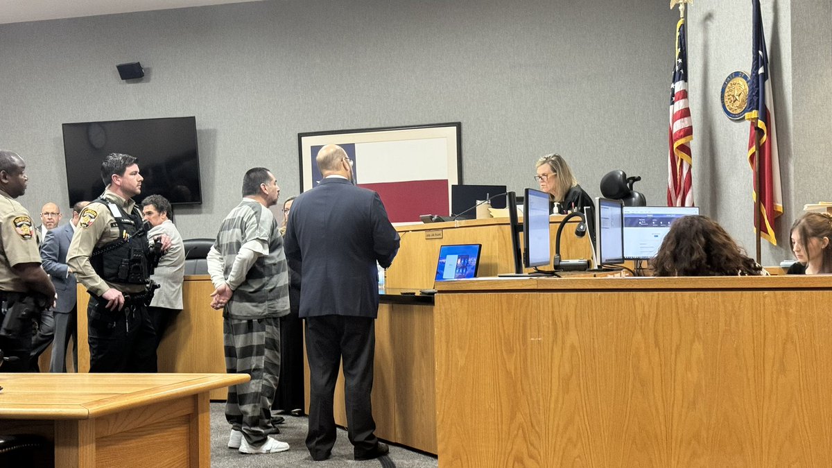 Accused serial killer Raul Meza just appear in court before the judge for a pre-trial hearing. The prosecutor says Meza’s attorneys asked for a plea deal last night for him to serve 50 years for the deaths of Gloria Lofton and Jesse Fraga. To be served concurrently.