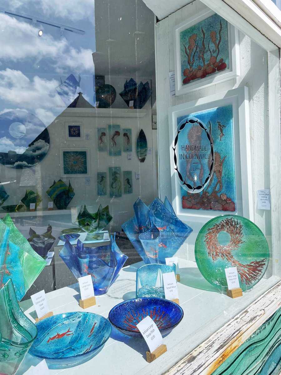 Hopefully we are in for some sunshine over this weekend, so why not take the opportunity to head to St Ives! Home to one of our Cornish galleries, we have lots of gorgeous new Artisan pieces to see...
