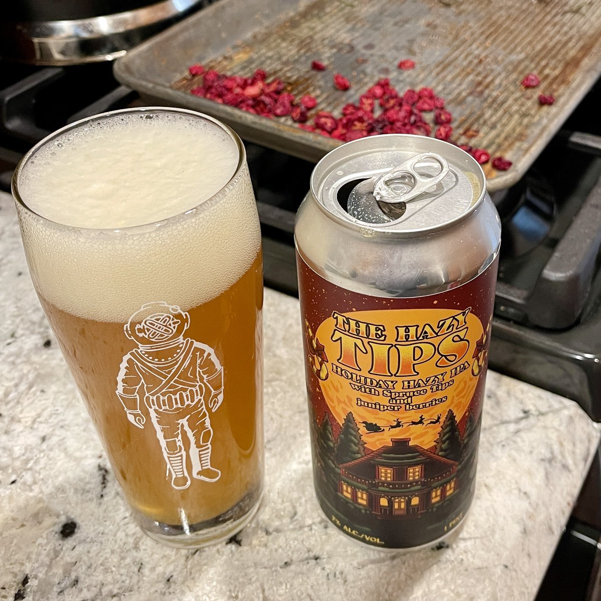 A spruce tip and juniper berry haze bomb for the holidays from the folks at @ShortFuseBeer 💣 I did drink it during ho-ho-ho time…Read more -> hopsmash.com #shortfuse #shortfusebrewing #illinoisbeer #illinoiscraftbeer #chicagobeer #hazyipa #neipa