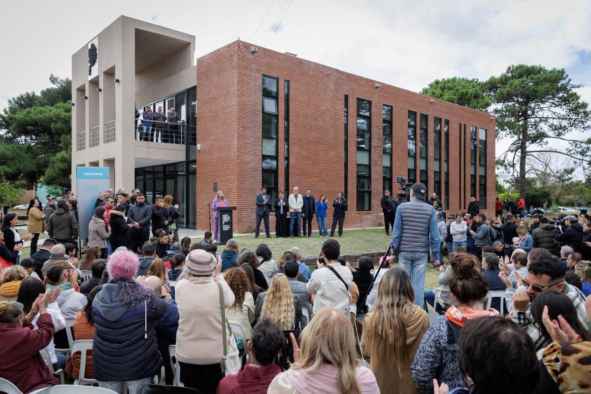 🏛️ Nueva Casa de la Provincia para los vecinos/as de #VillaGesell junto al Gobernador @Kicillofok 

💬 @CrisAlvarezRod : 'Tuvimos que esperar 50 años a un  Gobernador con vocación de transformar para siempre...'