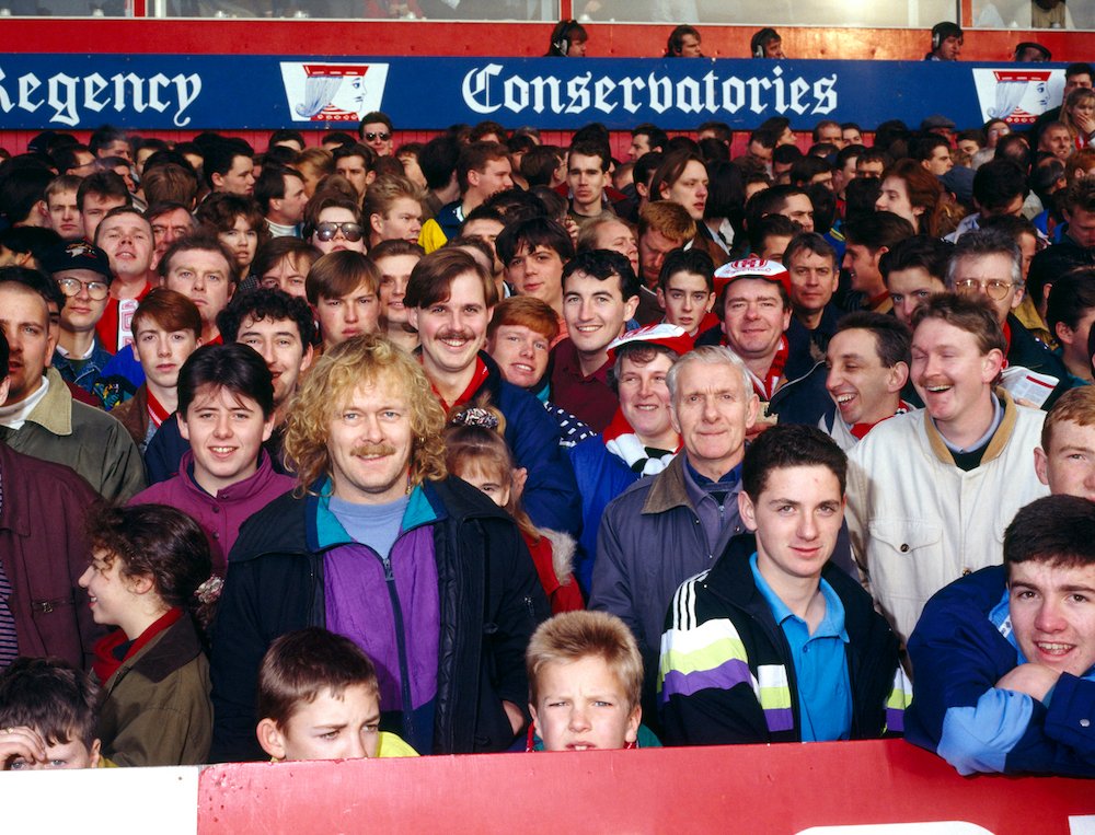 As I prepare for a greatest-hits book, a big show abroad, I test drive my pics... #96 NEWCASTLE UNITED @ SUNDERLAND 'GOLIATH' ... #97 'FINDING HIS LIKENESS IN THE CROWD'yr1992 Photos©stuartroyclarke #safc #nufc The BIG FRAMED ORIGINALS are £1111 delivered. I will come help you…