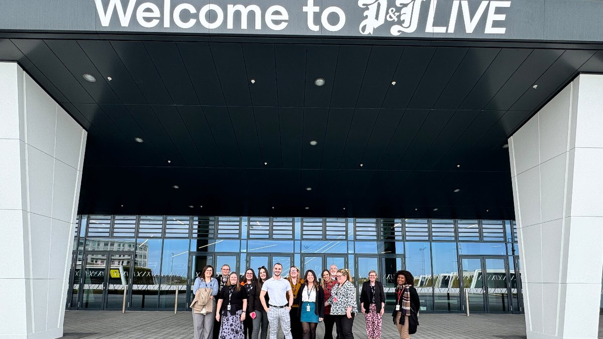 The team at P&J Live decided to take a step out of the office for the afternoon and went on a wellbeing walk whilst the weather was in our favour! 🕶️ With 7km of paths right on our doorstep it was a great opportunity to immerse ourselves with our surroundings!