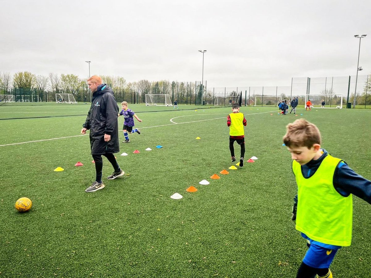 Peek at last night's team session! 📸 Sharpened teamwork skills, focusing on positioning, defense, and attacking, especially corners ⚽💥 #TeamTraining #NewGear