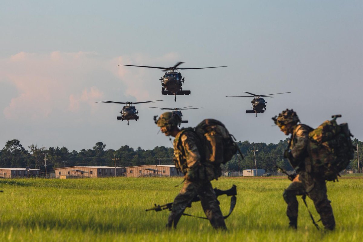 Number 2 Company have just deployed to the Joint Readiness Training Centre in Louisiana, USA on Exercise RATTLESNAKE. They will work alongside US counterparts to enhance their SFA capability. Watch out for further updates over the coming weeks #IrishGuards☘️💂🏻‍♀️ #Britisharmy