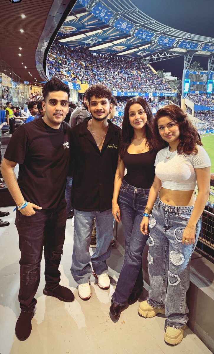 Shehnaaz Enjoying IPL match  🏏

#IPL24 
#ShehnaazGill , #ShehnaazGallery
#MIvRCB