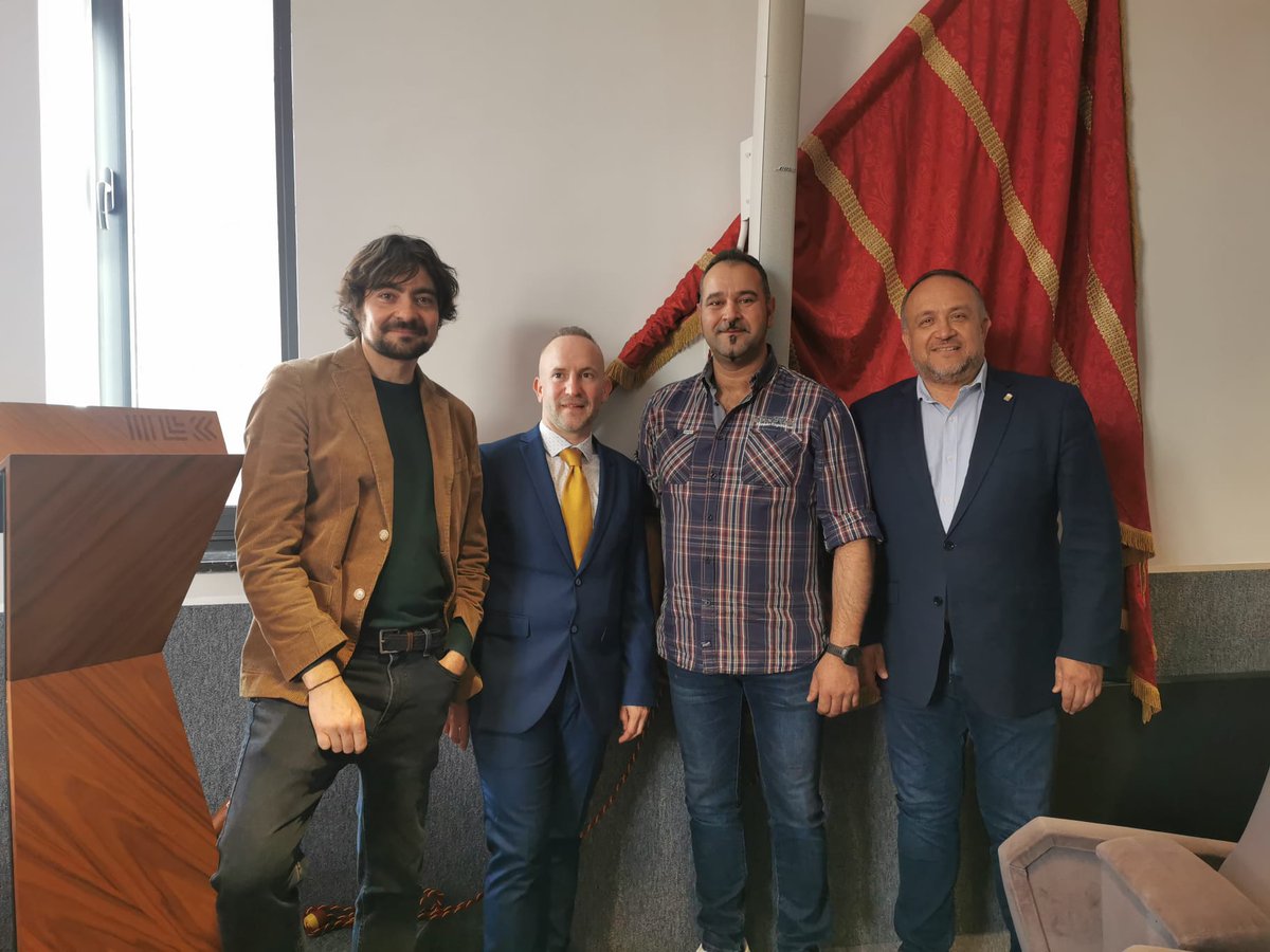 diputacionleon's tweet photo. 🦁 El presidente de la #DiputaciónDeLeón, @courel1966, acompañado por el diputado de Cultura, Emilio Martínez, inaugura el congreso ‘Los Pendones: Historia, conservación y puesta en valor de un bien inmaterial’ en el @ilc_dipuleon. https://t.co/Itd1OkR4j7