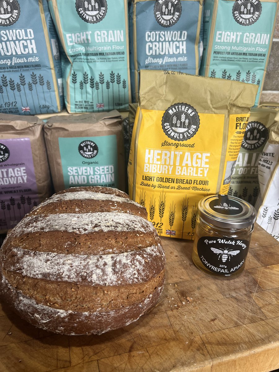 Today bakes include a Heritage Bibury Barley loaf containing some stunning honey from @tonyrefailapiar . Amazing flour from @CotswoldFlour