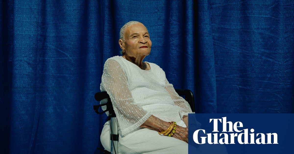 ‘Our now-weary bodies have held on’: 109-year-old Tulsa massacre survivors get day in court theguardian.com/world/2024/apr…