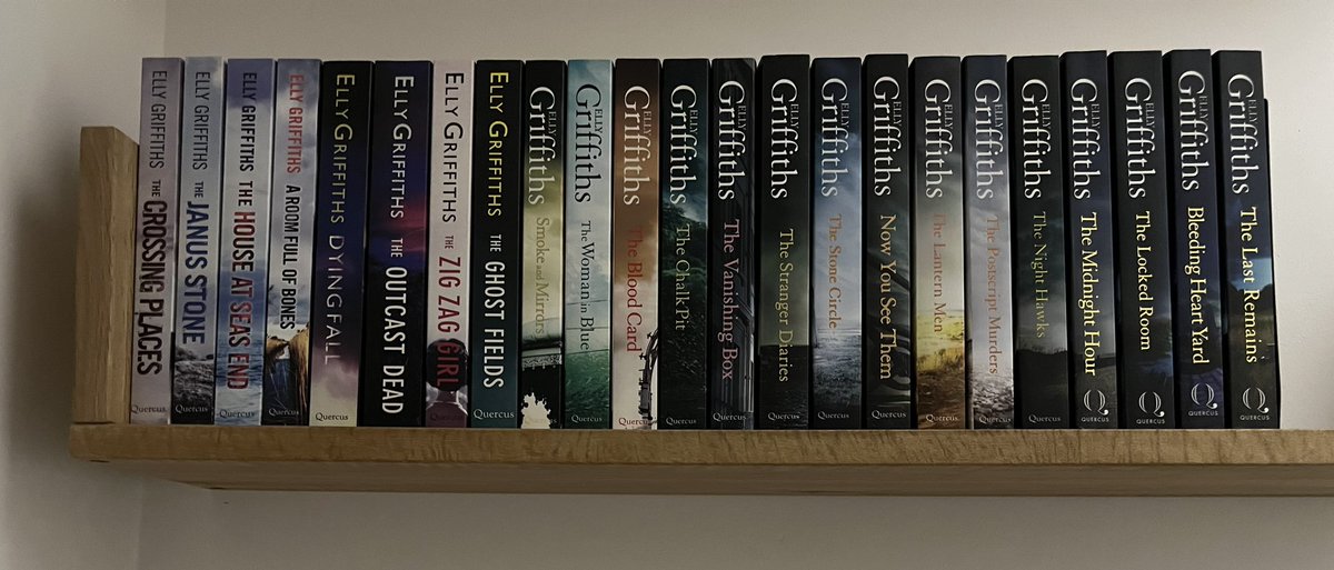 Quick trip to @LindumBooks today to address a gap in my collection of @ellygriffiths paperbacks. Thank goodness that’s sorted 😊