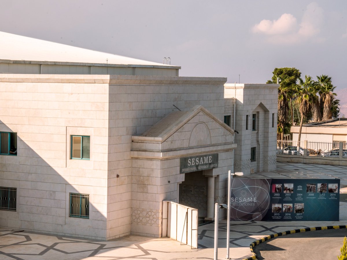 INFN (@infn_) on Twitter photo Un raggio di luce (di sincrotrone) nel buio del Medio Oriente. Domenica 14 aprile alle 11:30 <a href="/SESAME_Jordan/">Synchrotron SESAME</a> sarà protagonista di un incontro con Fernando Ferroni, <a href="/GSSI_LAQUILA/">GranSassoScienceInst</a> e INFN, Gihan Kamel, <a href="/HelwanUniv/">جامعة حلوان Helwan University</a>, e Giorgio Paolucci, <a href="/elettrasincro/">Elettra Sincrotrone Trieste</a>.
👉 festascienzafilosofia.it/event/08dc48c1… Un raggio di luce (di sincrotrone) nel buio del Medio Oriente. Domenica 14 aprile alle 11:30 <a href="/SESAME_Jordan/">Synchrotron SESAME</a> sarà protagonista di un incontro con Fernando Ferroni, <a href="/GSSI_LAQUILA/">GranSassoScienceInst</a> e INFN, Gihan Kamel, <a href="/HelwanUniv/">جامعة حلوان Helwan University</a>, e Giorgio Paolucci, <a href="/elettrasincro/">Elettra Sincrotrone Trieste</a>.
👉 festascienzafilosofia.it/event/08dc48c1…