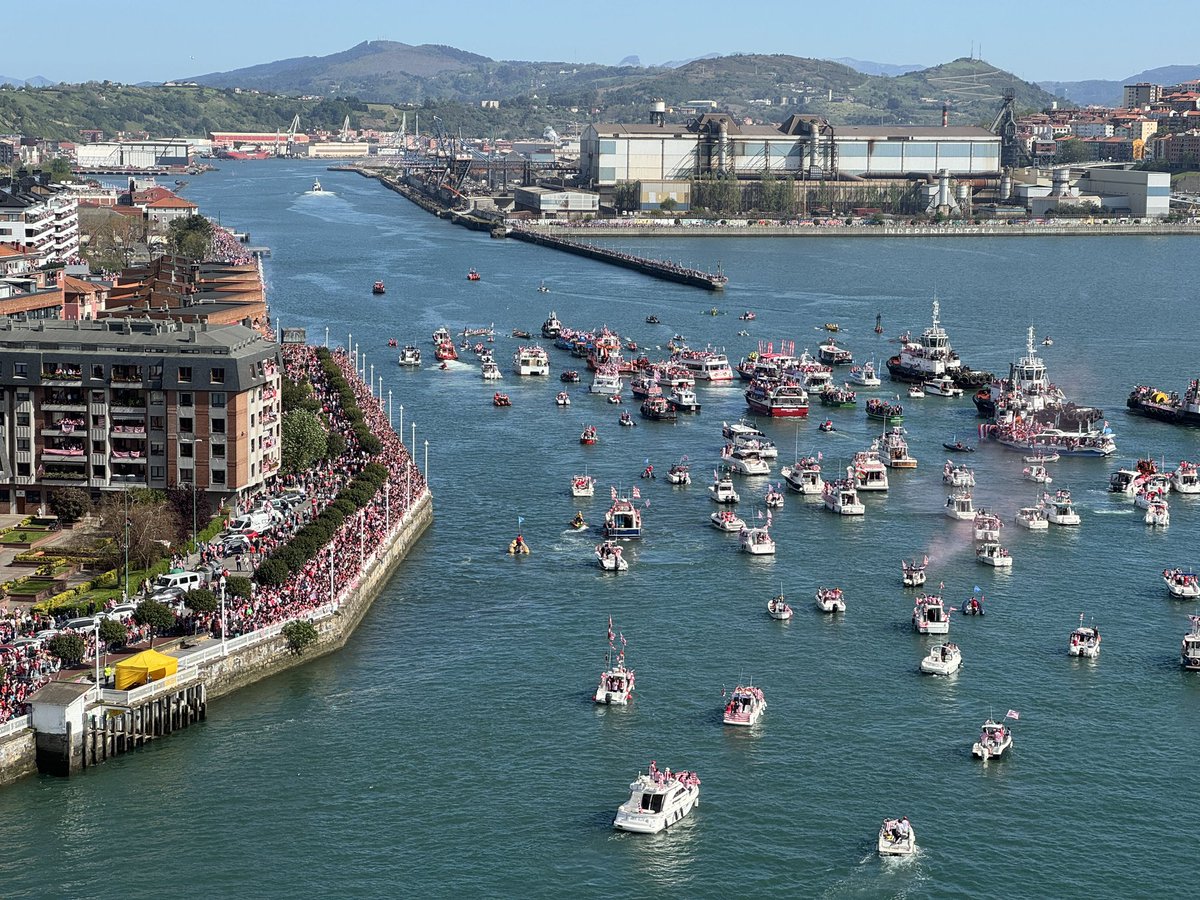 🏆🔴⚪️ GABARRA | Uholde zuri-gorriak itsasadarraren alde biak hartu du gaurko egunean: "Egun historikoa da"

#gabarra2024 #gabarra #AthleticClub #hiruka #uribekosta <a href="/hirukaeus/">Hiruka</a>