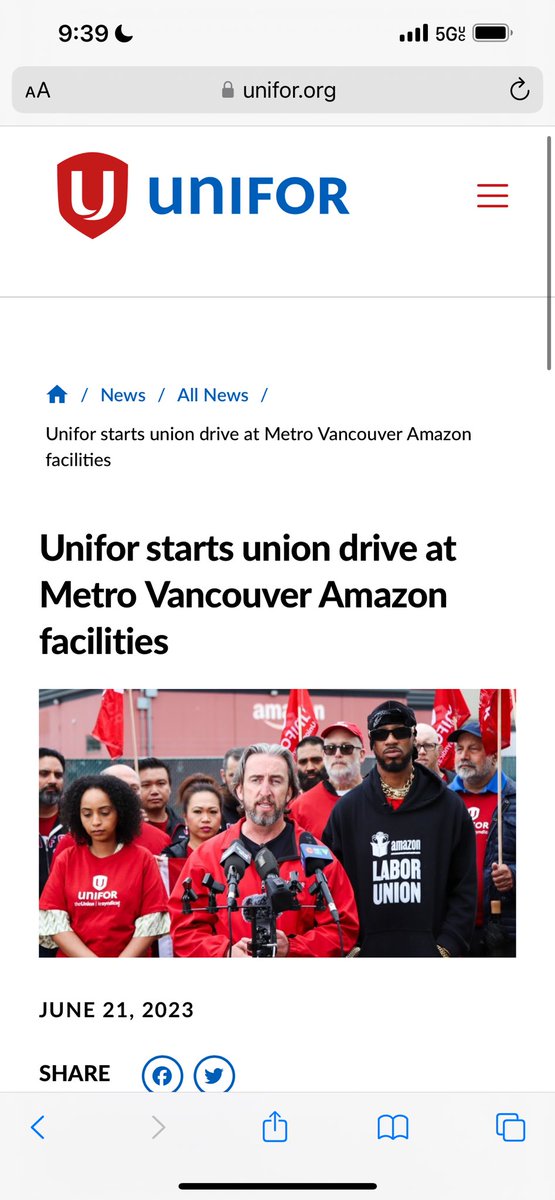 Super Proud of our brothers and sisters of #Unifor yesterday who filed for 2 units @amazon in Canada 🇨🇦 I’m proud to have been there for the launch of their campaign! International Solidarity let’s keep it going! #Hotlaborsummer #ALU ✊🏽