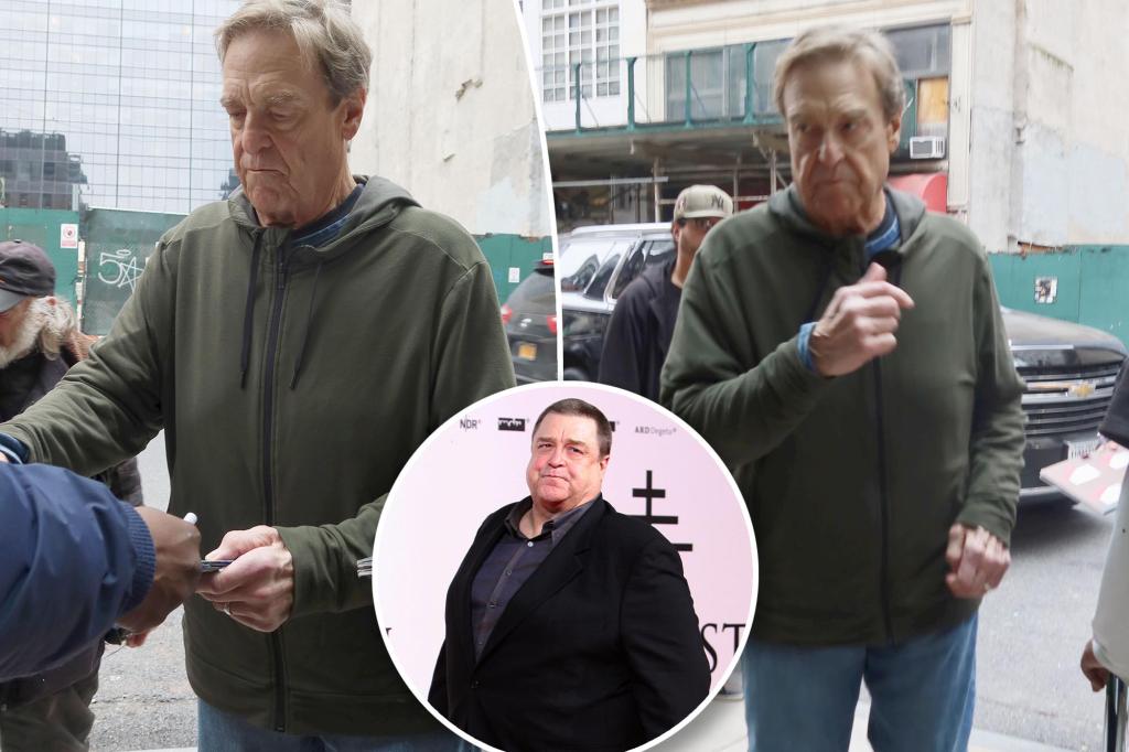 John Goodman, 71, shows off slimmed-down figure in NYC after 200-pound weight loss trib.al/YUfPgr0