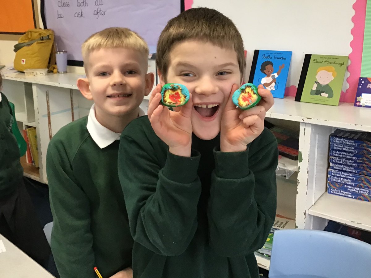 As part of our experience day in English, we used playdoh to make the different layers of the Earth: the crust, the mantle, the outer core and the inner core 🌍 🔥 🪨 
<a href="/OrchardPrimaryA/">Orchard Primary</a>
