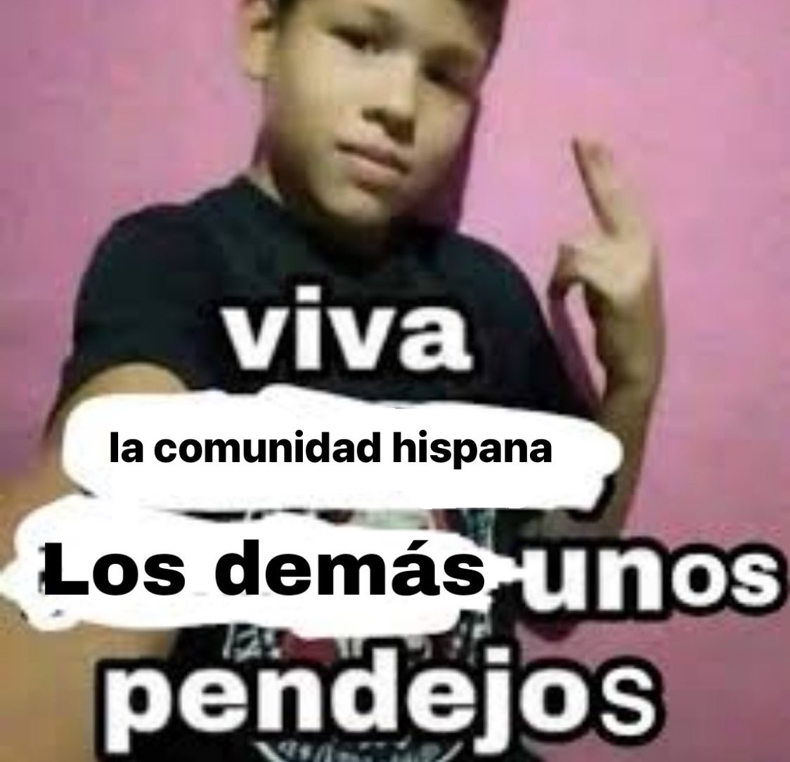 Ayer vi a muchos tripoiers, humbertos, guapísimos e incluso gente de la comunidad de spreen (perdón, no sé cómo se llaman xd) apoyando a Quackity, y sí se siente bonito ver eso, que aún tiene apoyo y no solo de nosotros