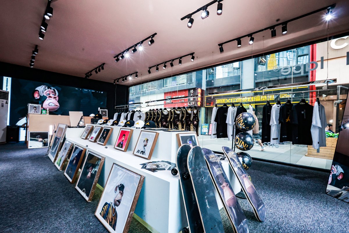 This month we're having a special Zealy activation, we're taking it "Back to the Streets".

The top 10 in the Leaderboard for April will win exclusive prizes from our pop-up shop in China.

Link: zealy.io/cw/hapeprime/q…

Prizes below 👇🏼