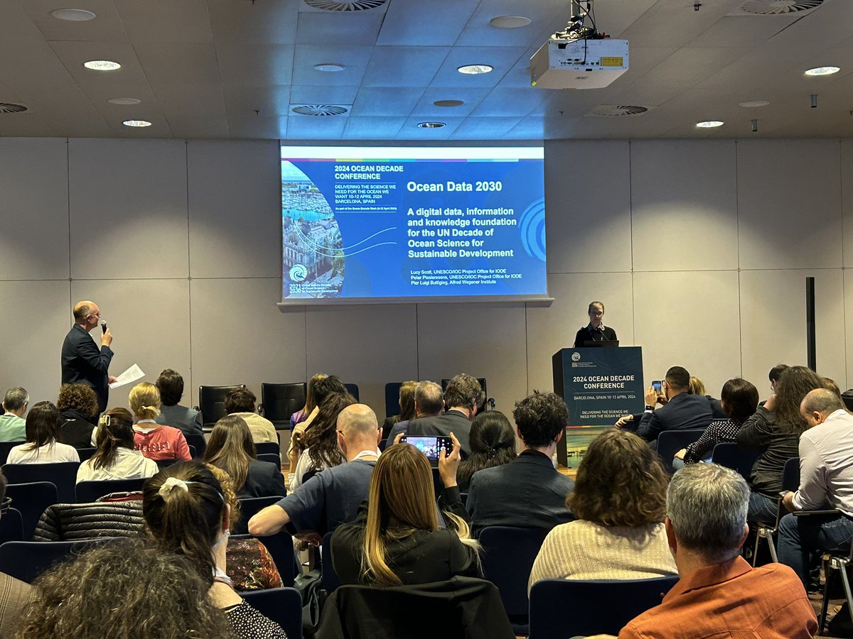 larkin_kate's tweet photo. .#UNOceanDecadeConference2024 Challenge 8 : SoA #OceanObs & #MarineData solutions, use of AI, gaming & the need for transformed data sharing & scalable (digital) data solutions for all EOVs EBVs to accelerate FAIR #oceanknowledge also via regional nodes @EMODnet #OceanData2030 https://t.co/j65Q1RqAFT