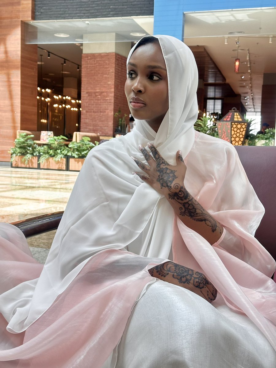 Sahrayvsf's tweet photo. Eid Mubarak 💗🎀 https://t.co/TClJ9TKopl