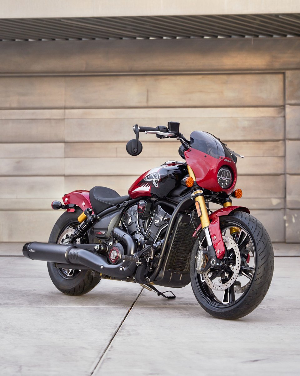 indianmotocycle's tweet photo. Premium. Agile. Refined. 

Piggyback rear shocks give the #101Scout a stylish aftermarket look plus increased comfort and capability for aggressive riding. 

Learn more at https://t.co/1kyYOy0FFr   
#indianmotorcycle https://t.co/jxtJ0QeyDw