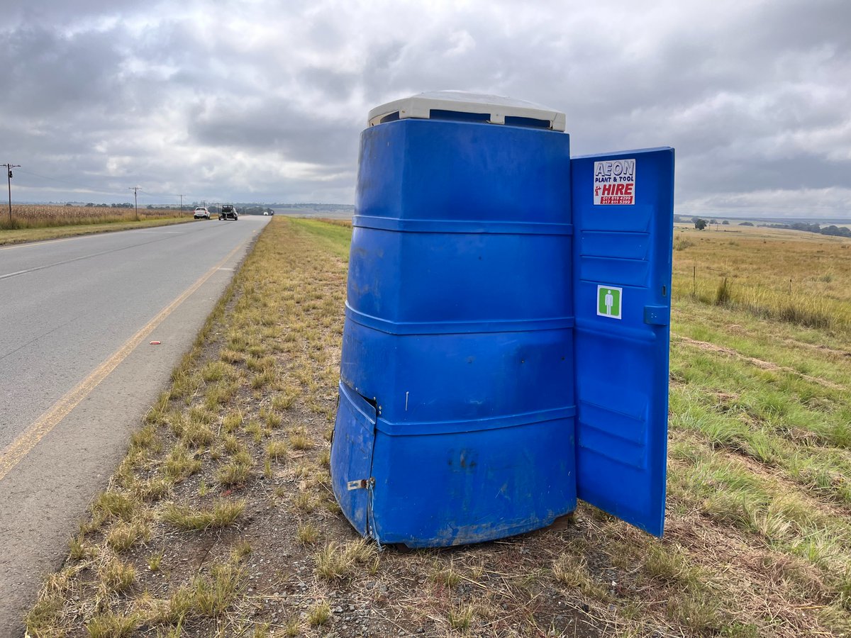 These blue bastions of bliss are to the marathon runner what the safety net is to the trapeze artist. I am not sure why this one was for “Men Only” (but I was pleased to see that the seat had been left up).

#RunSouthAfrica #highveldmarathon #toilethumour