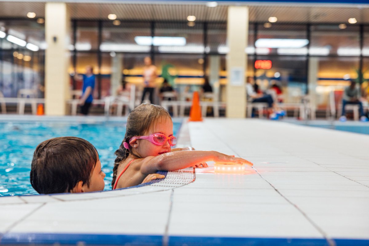 BrabantSport (@brabantsportnl) on Twitter photo Met het SwimFUN programma speelt het BrabantSport Fonds samen met <a href="/isldetongelreep/">Innosportlab De Tongelreep</a>, <a href="/KNZBned/">KNZB</a> en <a href="/NationaleRaad/">Nationale Raad Zwemveiligheid</a> in op het thema โblijven zwemmen na de zwemlesโ, waarbij het plezier in zwemmen centraal staat ๐โโ๏ธ
Meer weten? ๐ brabantsport.nl/nieuws/swimfunโฆ
#brabantsterkerdoorsport Met het SwimFUN programma speelt het BrabantSport Fonds samen met <a href="/isldetongelreep/">Innosportlab De Tongelreep</a>, <a href="/KNZBned/">KNZB</a> en <a href="/NationaleRaad/">Nationale Raad Zwemveiligheid</a> in op het thema โblijven zwemmen na de zwemlesโ, waarbij het plezier in zwemmen centraal staat ๐โโ๏ธ
Meer weten? ๐ brabantsport.nl/nieuws/swimfunโฆ
#brabantsterkerdoorsport