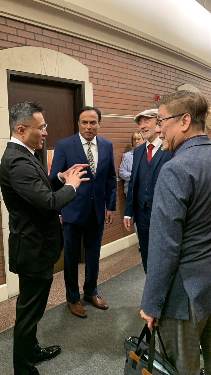 986pharmacy's tweet photo. Exciting news! 🎉 Dr. Ken Thai, co-founder and CEO of 986 Pharmacy was honored by Western University of Health Sciences College of Pharmacy for his donation and contributions with the naming of one of the classrooms to be "986 Pharmacy Classroom." 🏫 #986pharmacy https://t.co/zi66SWV0bL