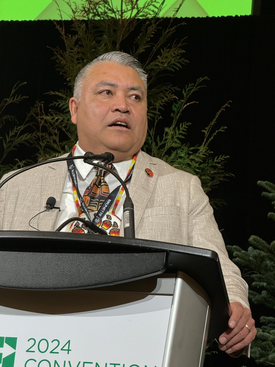 TreeFrogNews's tweet image. CN’s Remi Lalonde (well known to the forest sector) - and #COFI2024 presenting sponsor welcomes delegates to the first morning of activities and introduces keynote speaker Chief Terry Teegee
